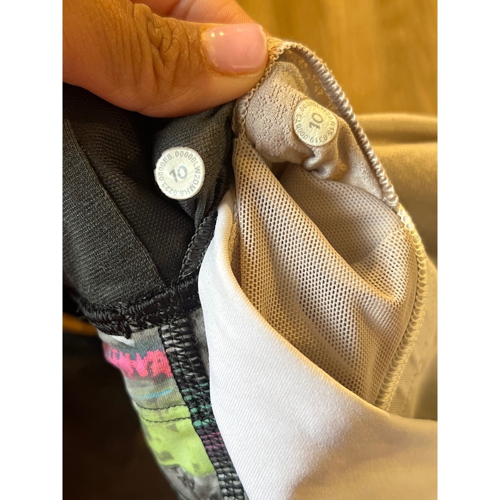 Lululemon Sports Bra Bundle Free to Be Serene White & Energy Longline Print 10 - Picture 3 of 8